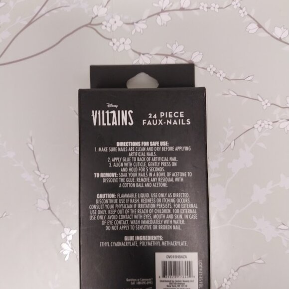 Disney Villains Cruella Nails - Picture 3 of 4